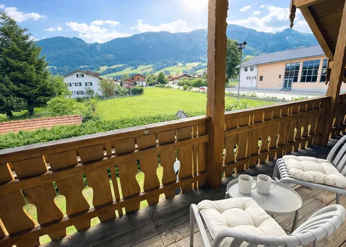 Gemütliche Alpenwohnung mit Balkon&Bergblick nahe Neuschwanstein ideal für Familien&Gruppen für gemeinsame Momente Apartamento