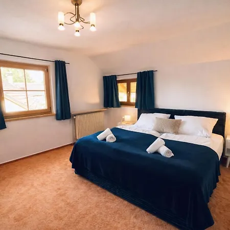 Gemuetliche Alpenwohnung Mit Balkon & Bergblick Nahe Neuschwanstein Ideal Fuer Familien & Gruppen Fuer Gemeinsame Momente